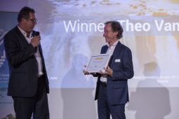 Theo van den Hoven benoemd tot Honorary Member WssTP