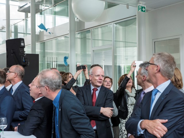 Minister Schulz van Haegen opent nieuw KWR-gebouw 12