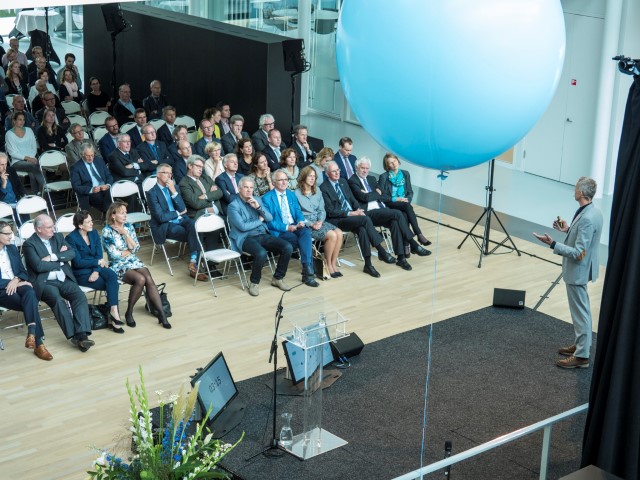 Minister Schulz van Haegen opent nieuw KWR-gebouw 5