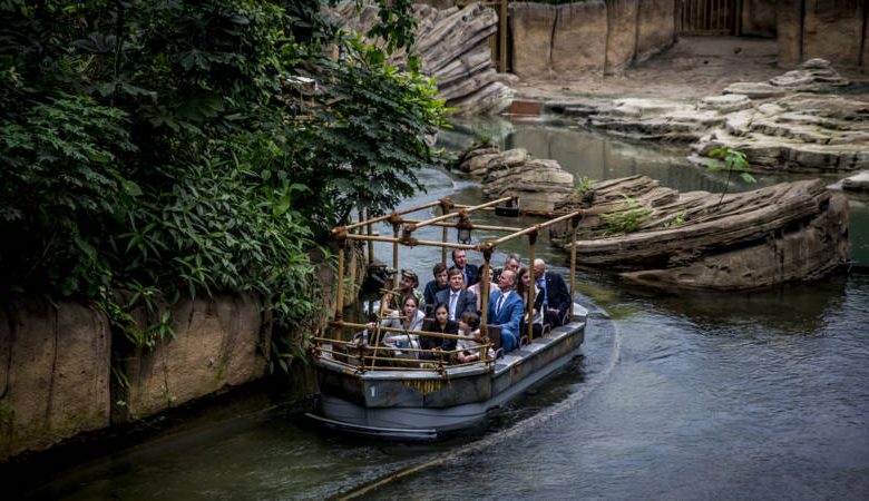 Voorbeeld: het Dierenpark Emmen moest verhuizen en er was eigenlijk maar één geschikte nieuwe locatie binnen de gemeentegrenzen: bij het beschermde waterwingebied van Waterleidingmaatschappij Drenthe. Zo verrees Wildparks Adventure Zoo, een grootschalig attractiepark met een gesloten waterkringloop en een eigen warmtenet. Bijkomstigheid voor het waterbedrijf is dat zij nu nog maar één gesprekspartner hebben in hun grondwaterbeschermingsgebied, een veel overzichtelijkere situatie dan voorheen.