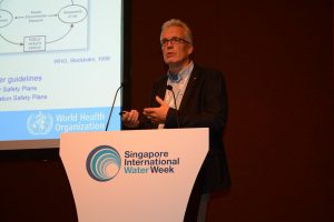 Medema bij lancering WHO handleiding QMRA tijdens Singapore Water Week