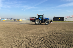 Sustainability pilot with struvite pellets for lush Schiphol grasslands