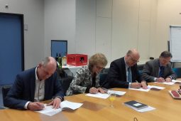 Knowledge institutes join forces for clean and healthy water