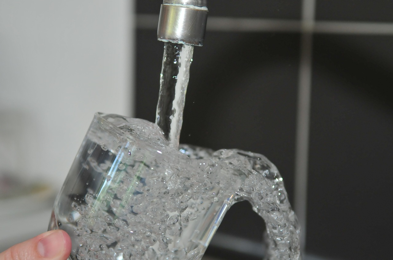 Is het goed om drinkwater thuis extra te - KWR