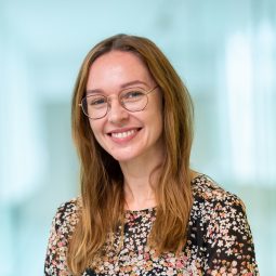dr. Maaike Besteman